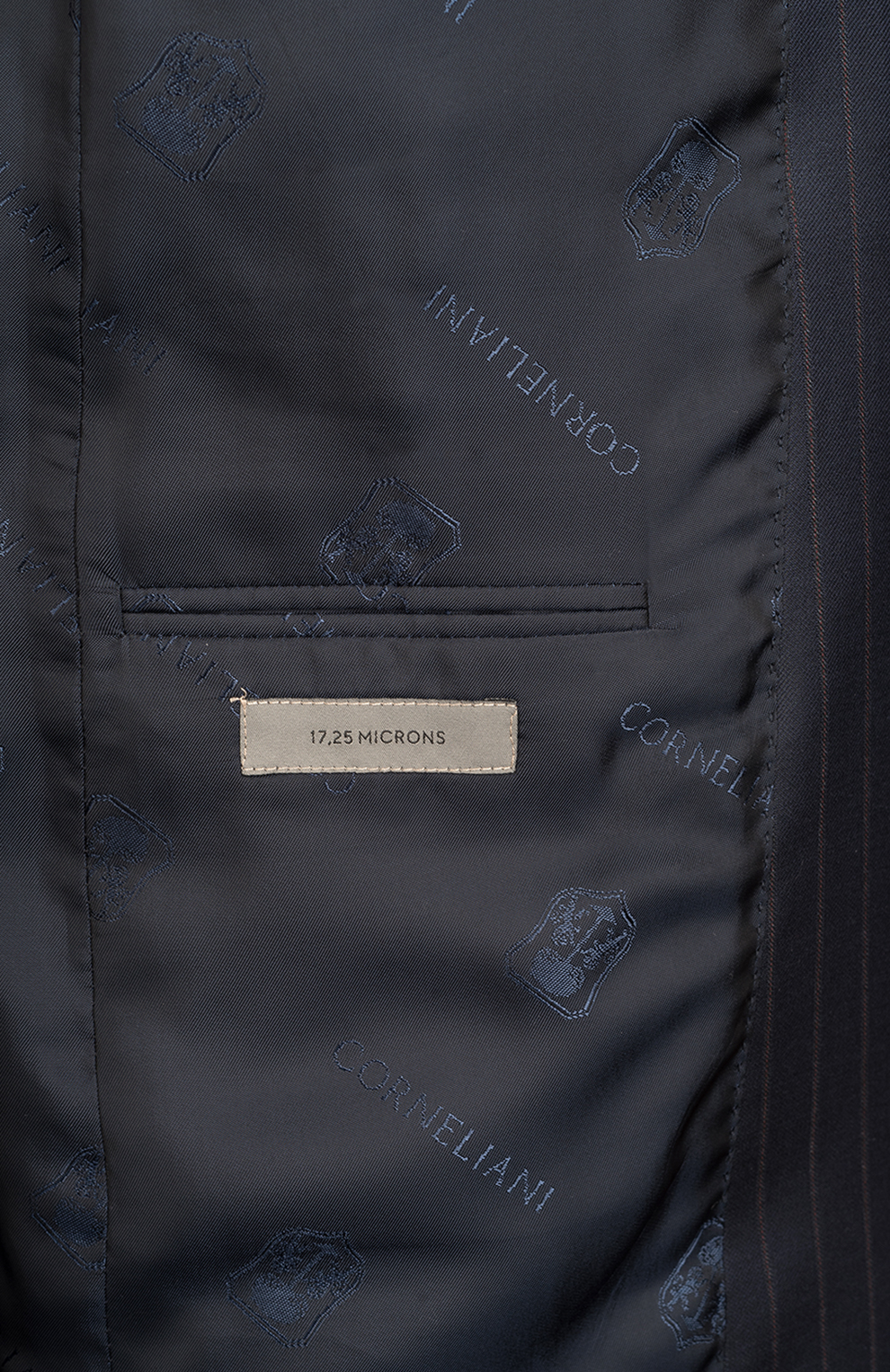 Шерстяной костюм-тройка в полоску