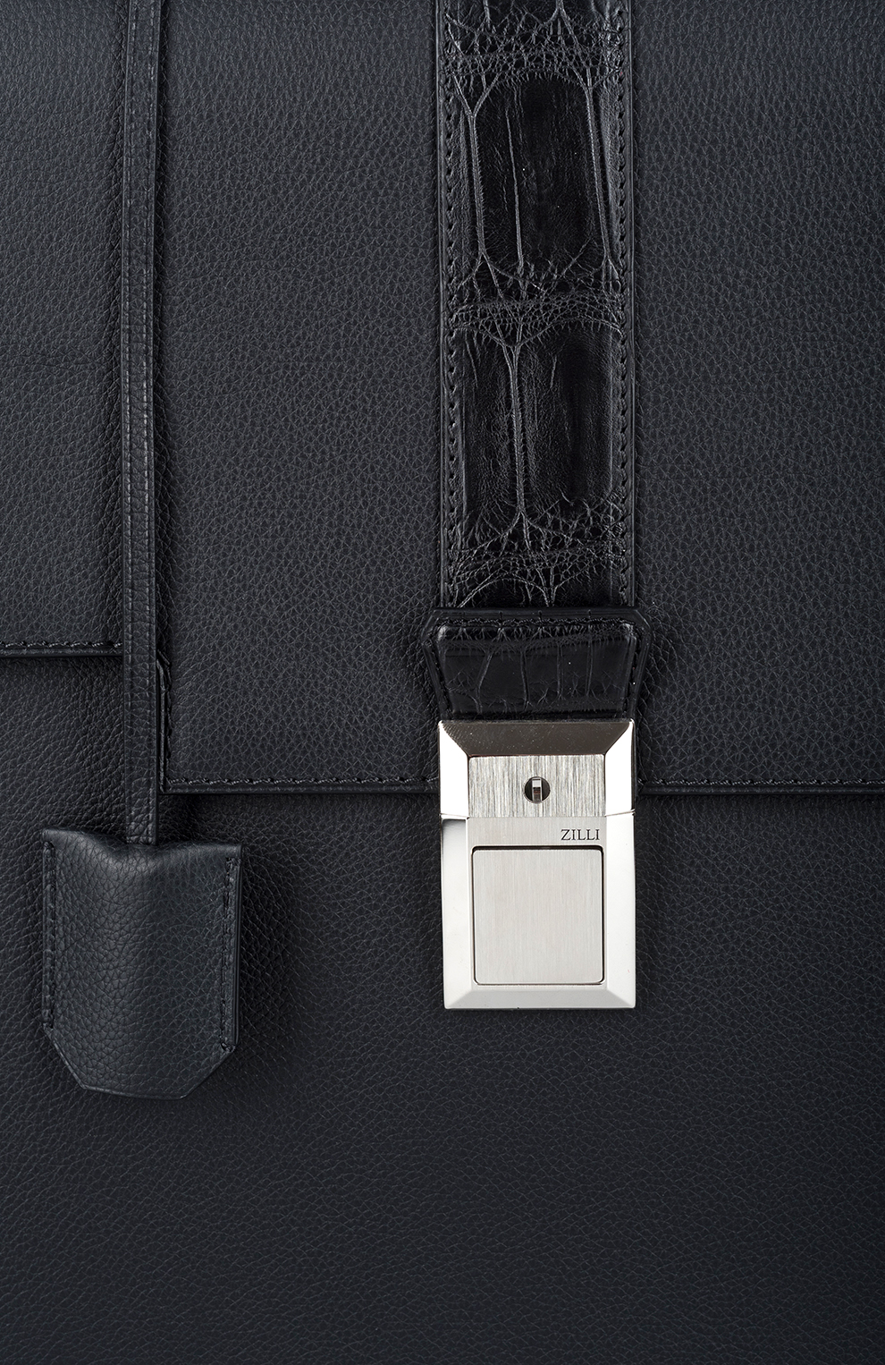 Портфель из кожи крокодила