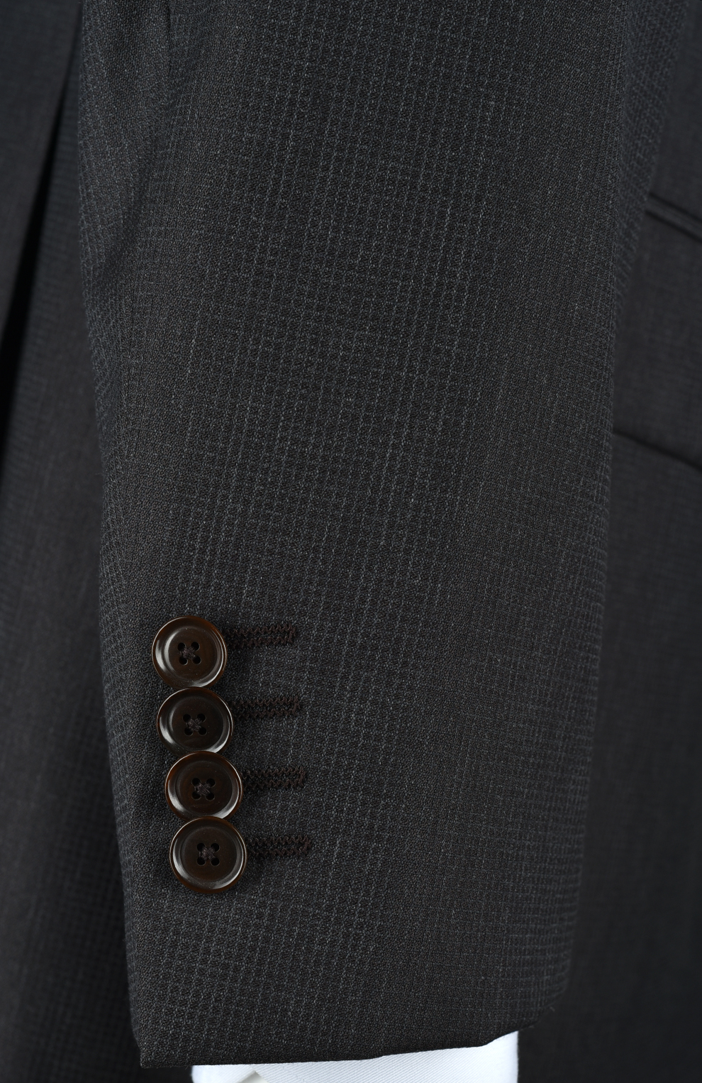 Шерстяной однобортный костюм в мелкую клетку