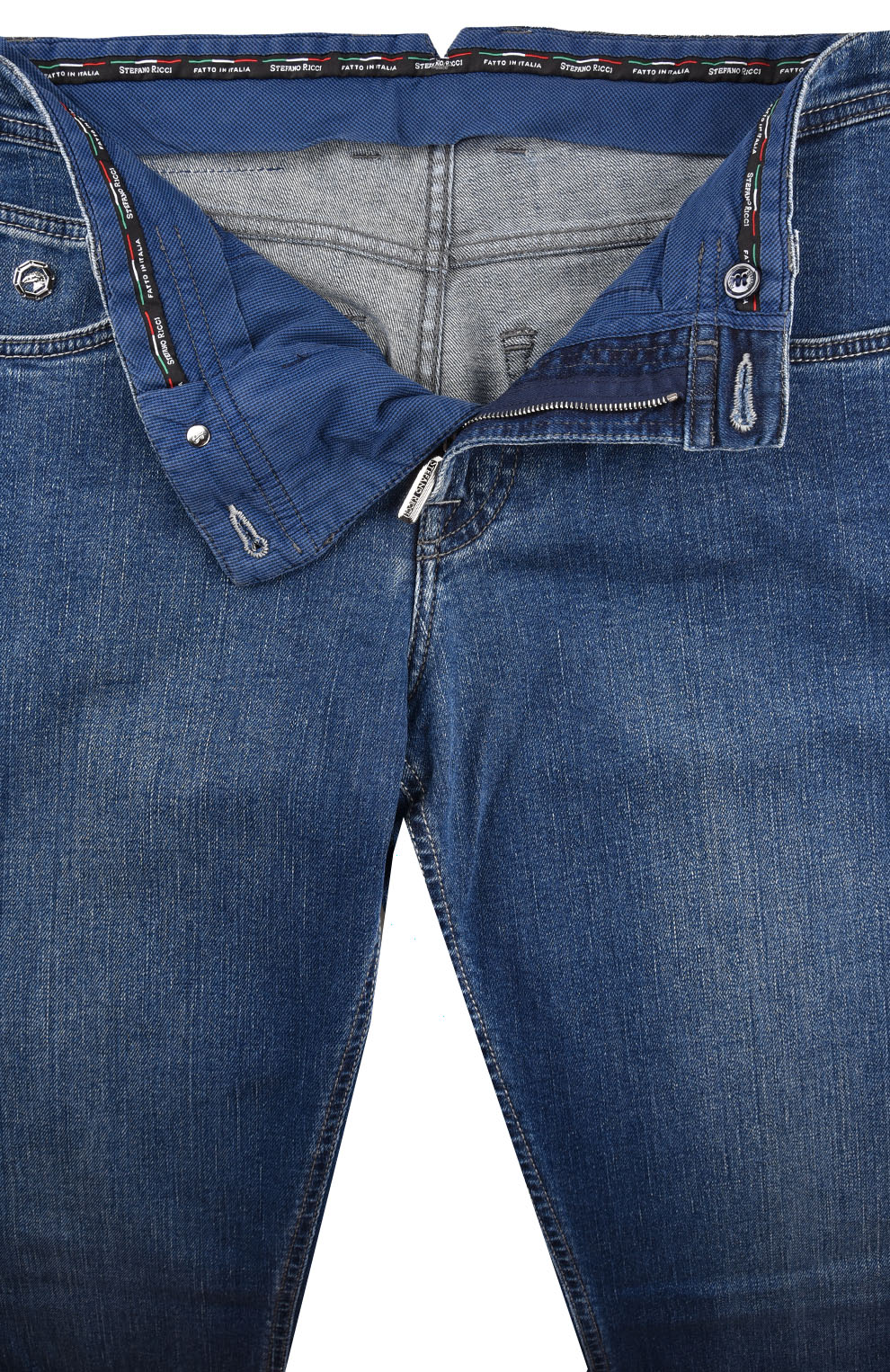 Джинсы с вышивкой на заднем кармане