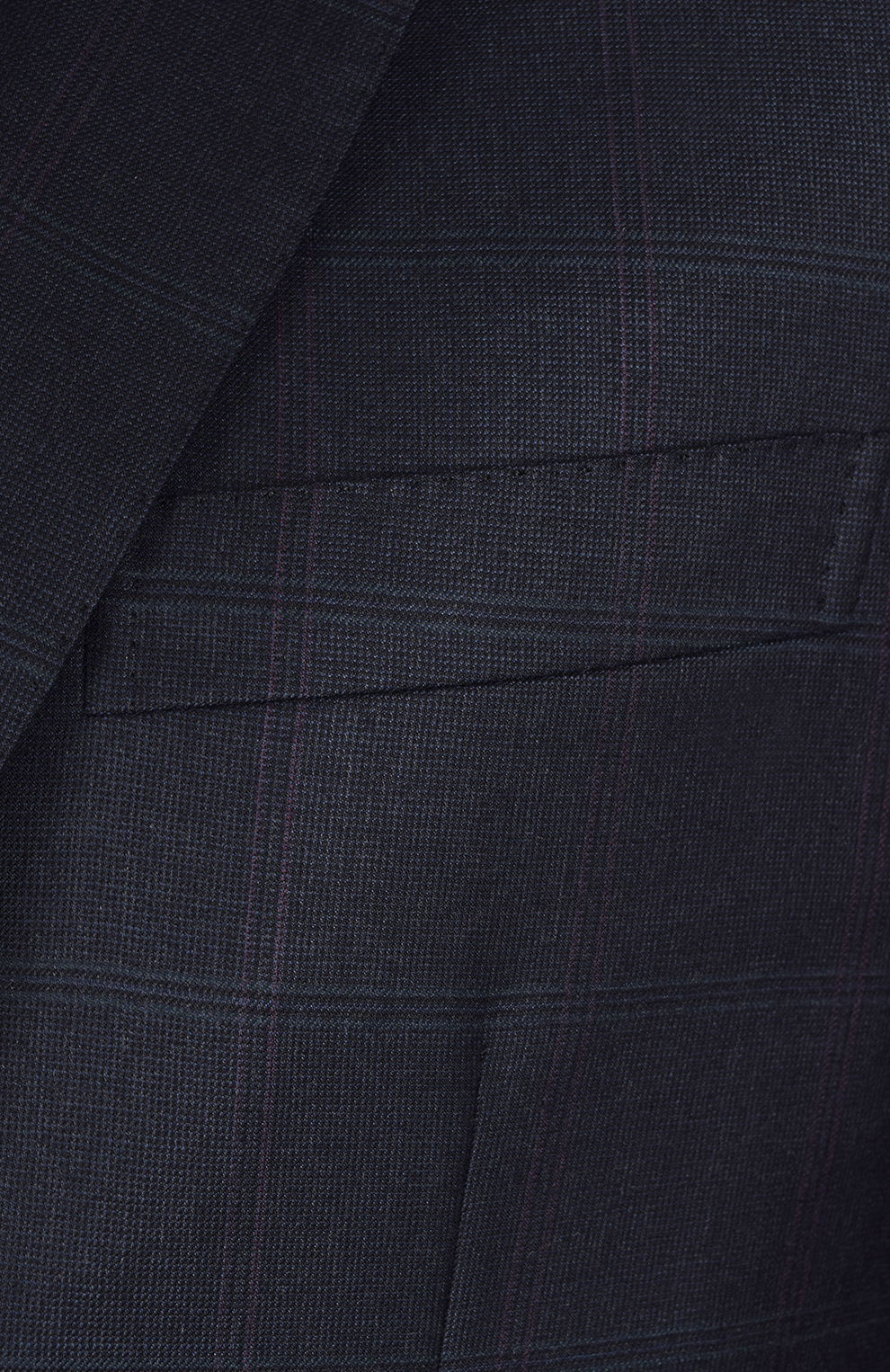 Костюм из смеси шерсти и шелка с пиджаком на двух пуговицах