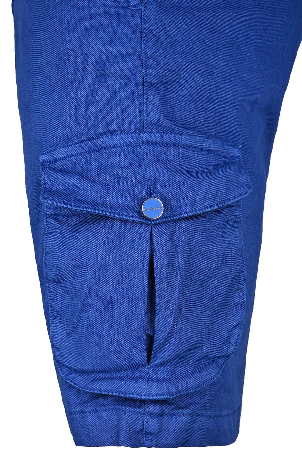 Шорты с накладными карманами