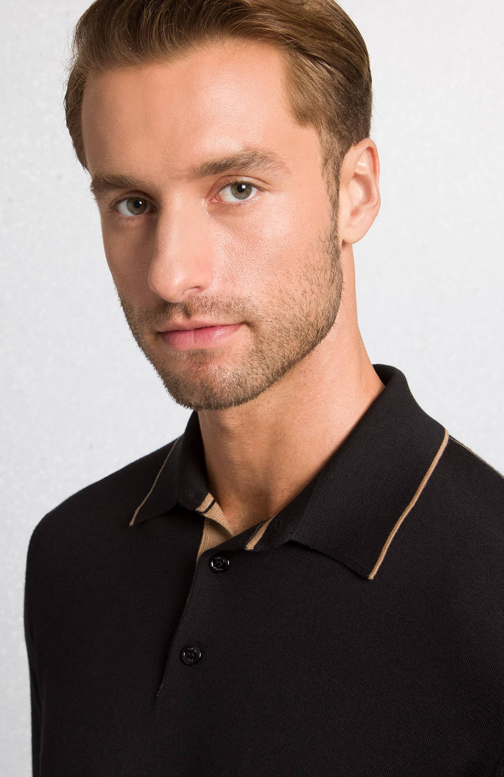 Трикотажное поло на трёх пуговицах из смеси шерсти и шёлка