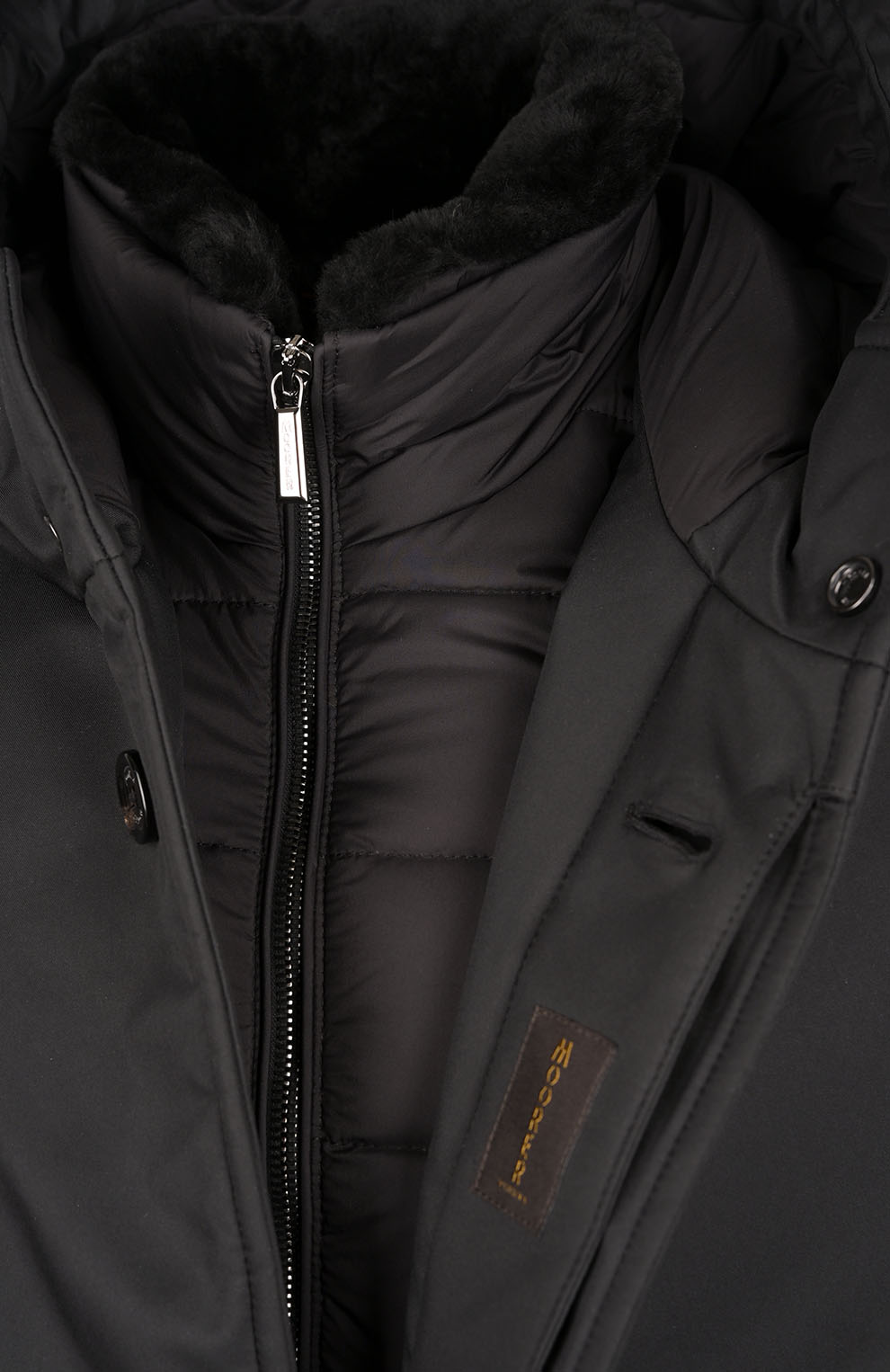 Пуховое пальто с меховым воротником