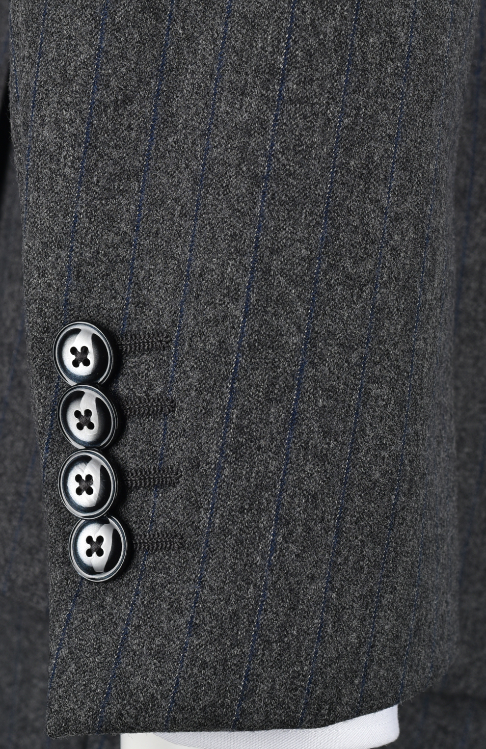 Шерстяной однобортный костюм в полоску