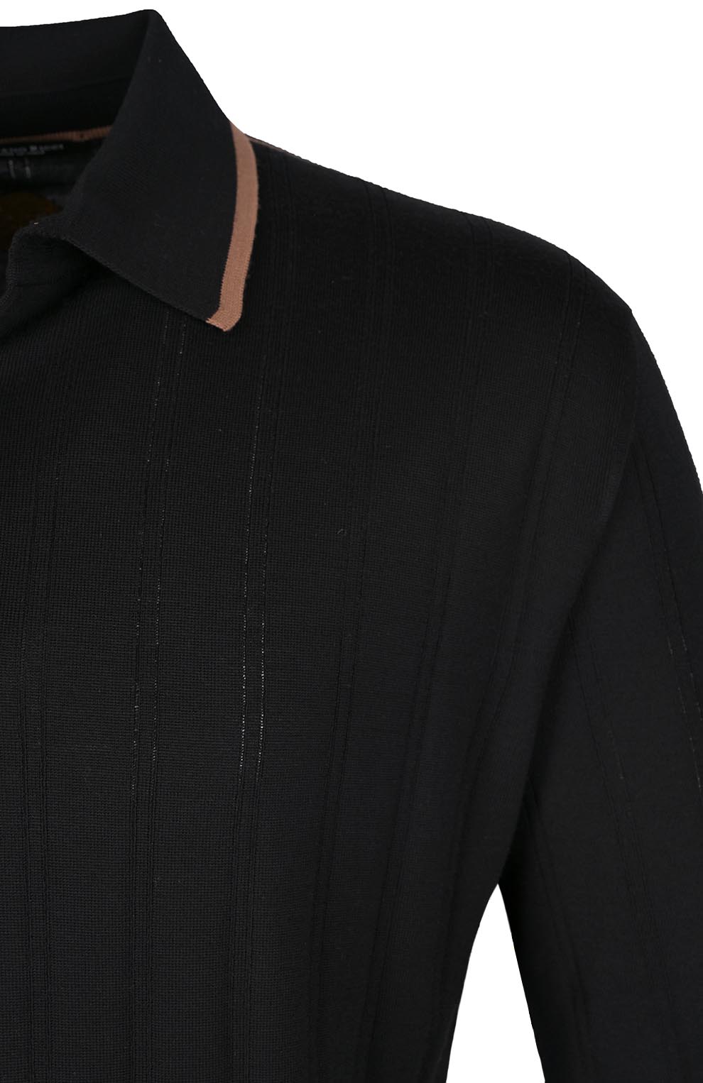 Трикотажное поло на трёх пуговицах из шерсти