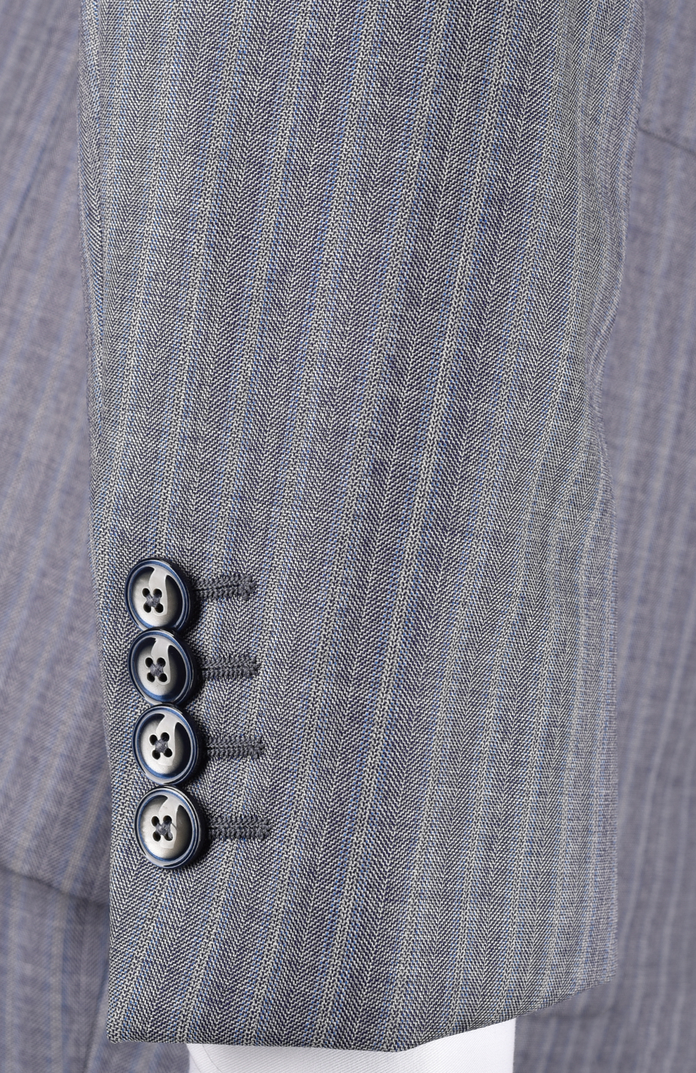 Шерстяной однобортный костюм в полоску