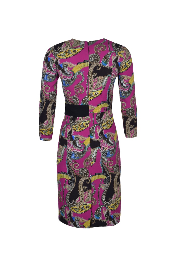 Платье-футляр