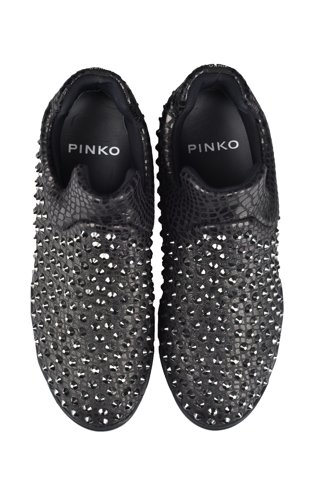 Кроссовки декорированные стразами