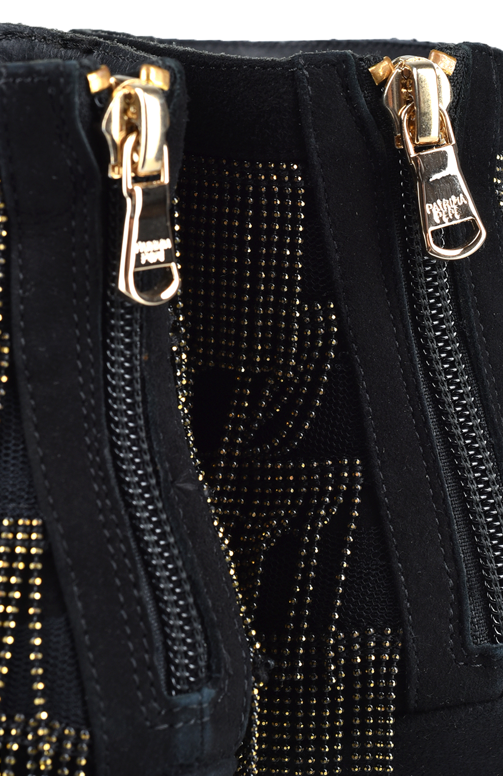 Ботильоны из замши с металлическим декором