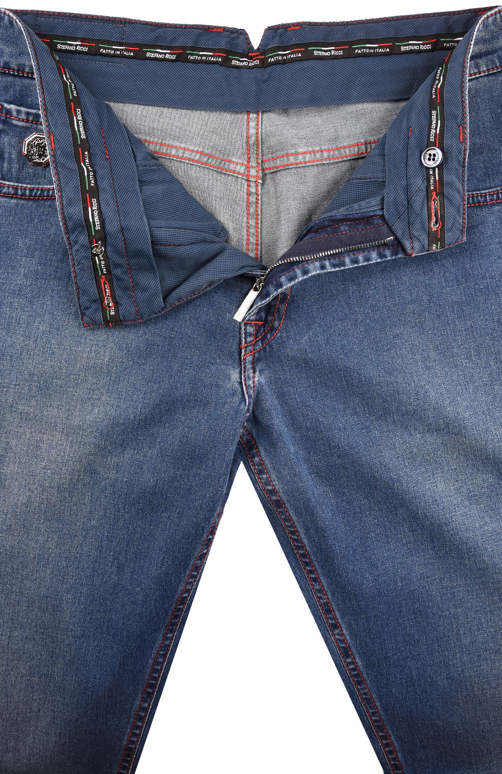 Джинсы с вышивкой на заднем кармане