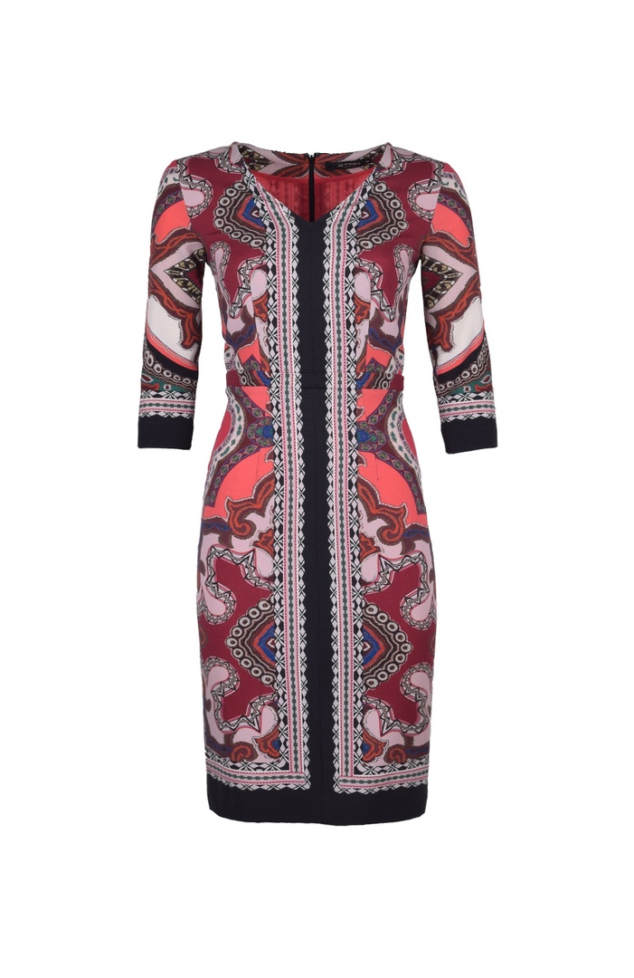 Платье-футляр