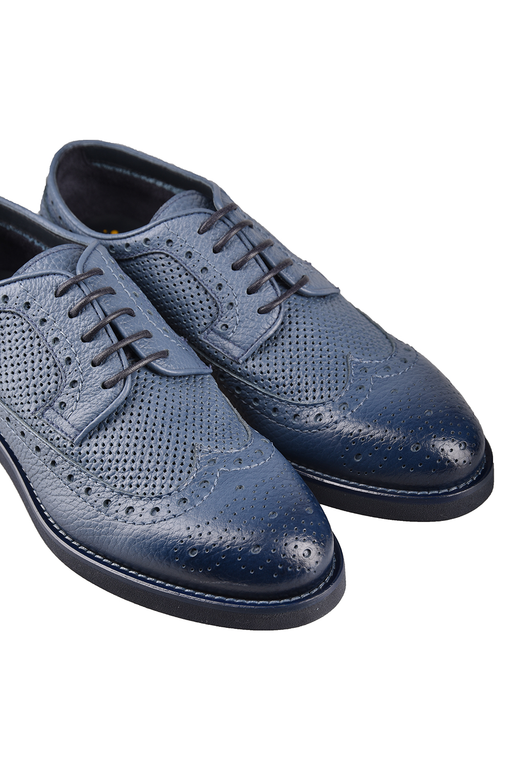Броги из зернистой кожи с перфорацией