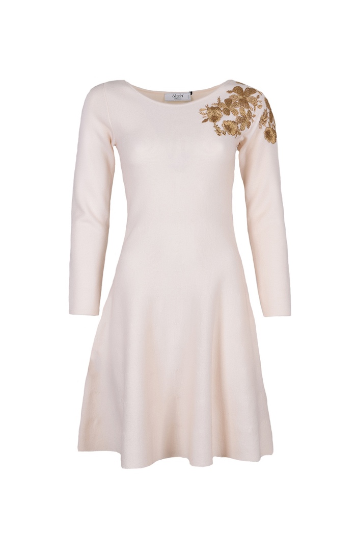 Трикотажное платье с вышивкой