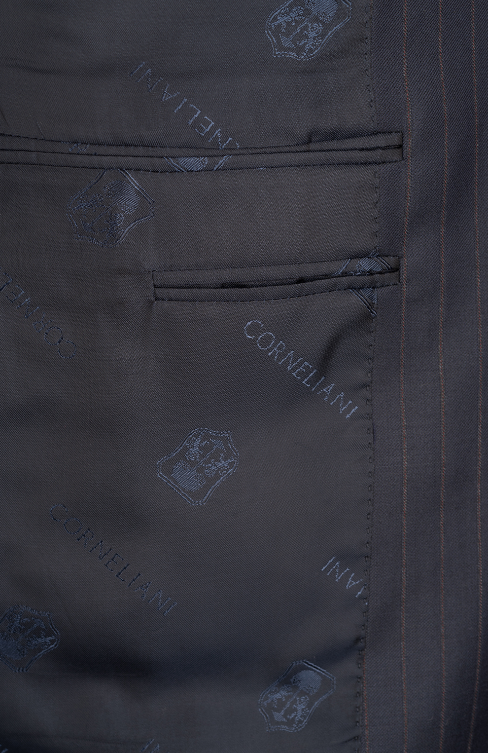 Шерстяной костюм-тройка в полоску