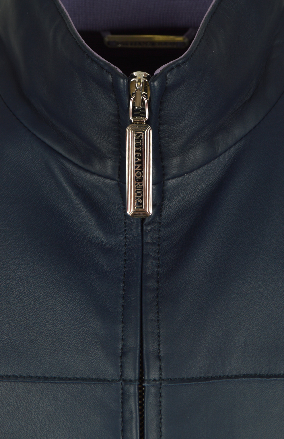 Кожаная куртка-бомбер