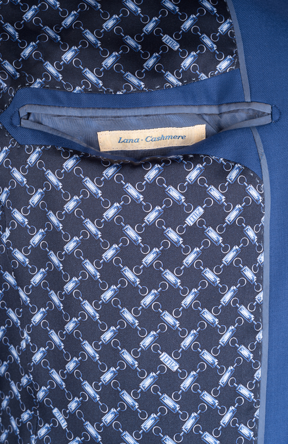 Костюм из смеси шерсти и кашемира