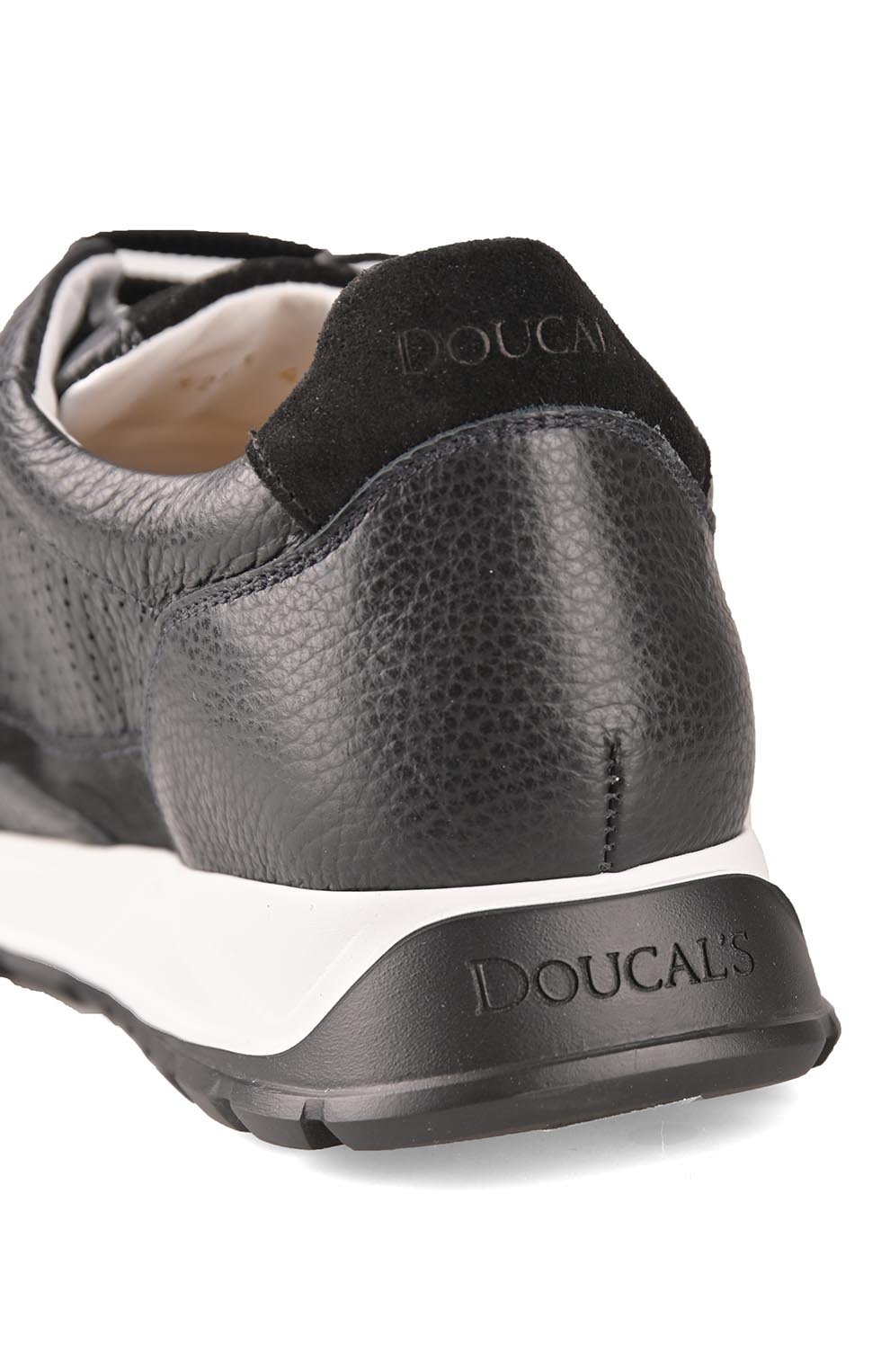 Кроссовки с перфорацией