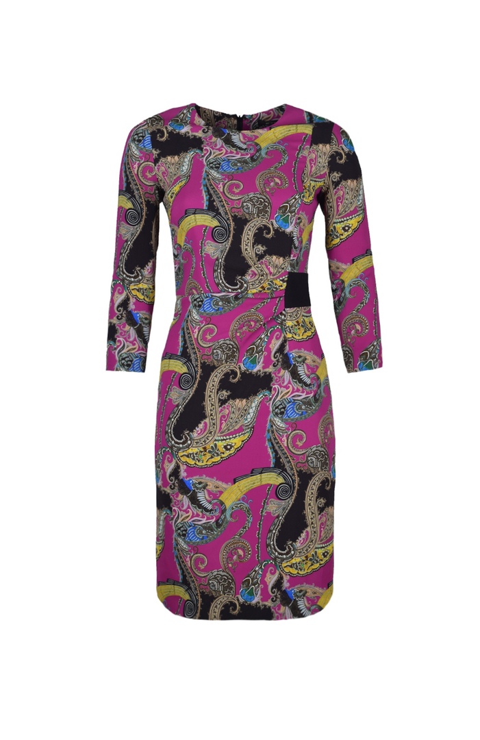 Платье-футляр