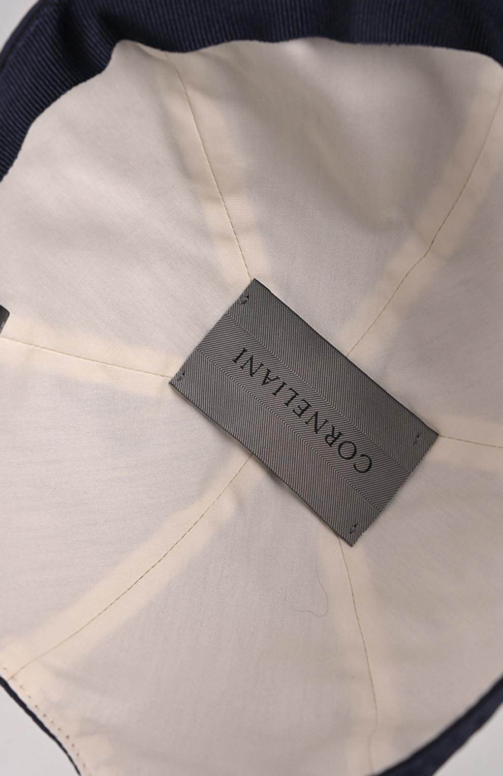 Бейсболка с логотипами