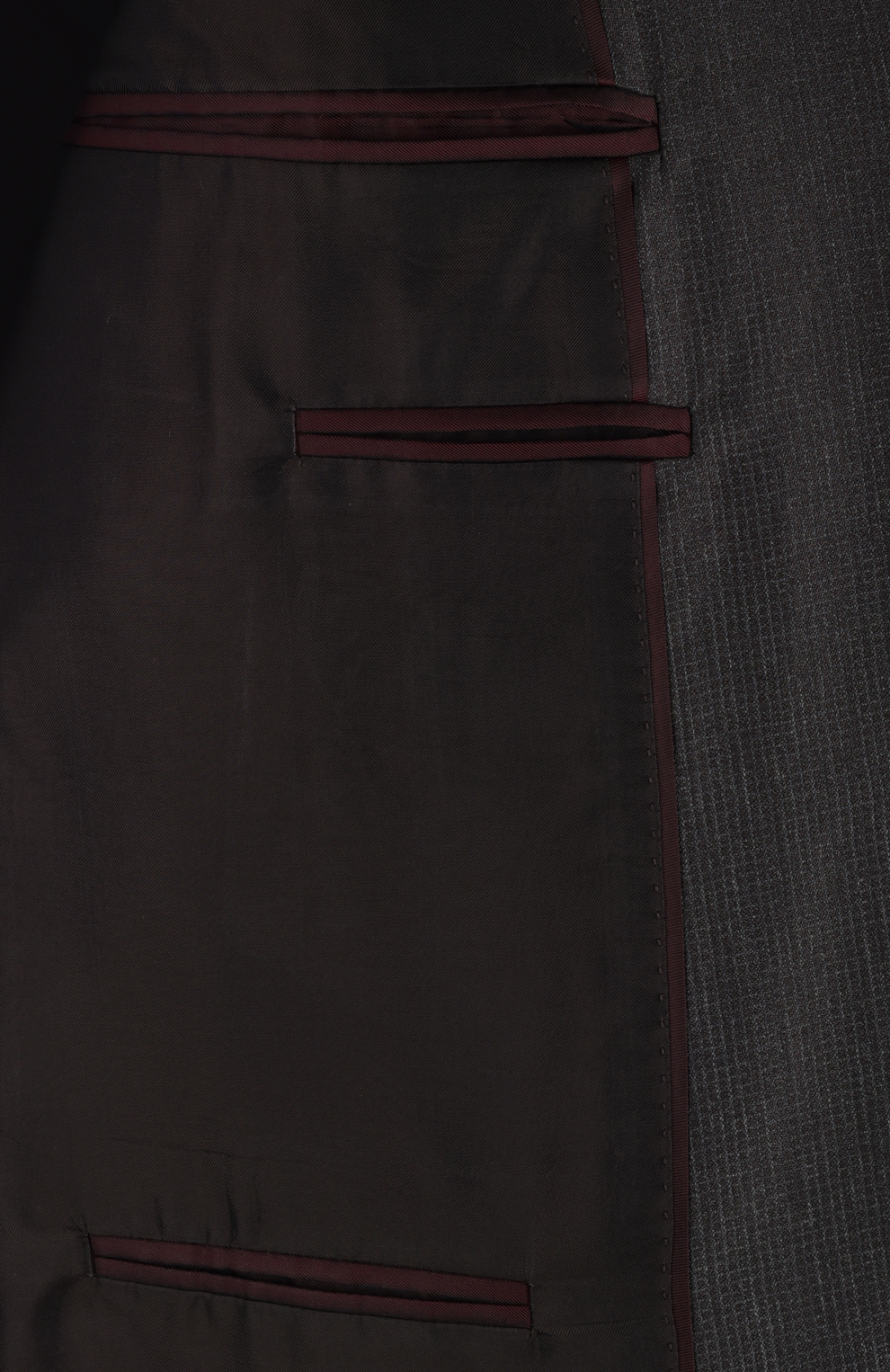 Шерстяной однобортный костюм в мелкую клетку