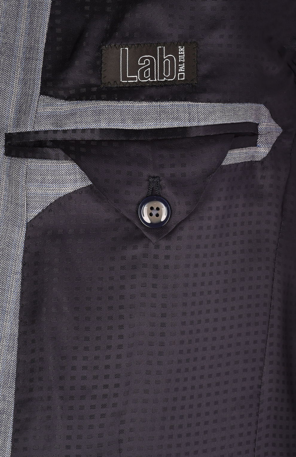 Шерстяной однобортный костюм в полоску