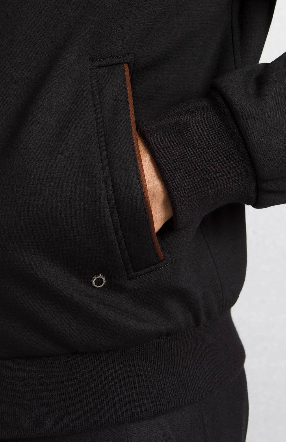 Шерстяная куртка-блузон с капюшоном