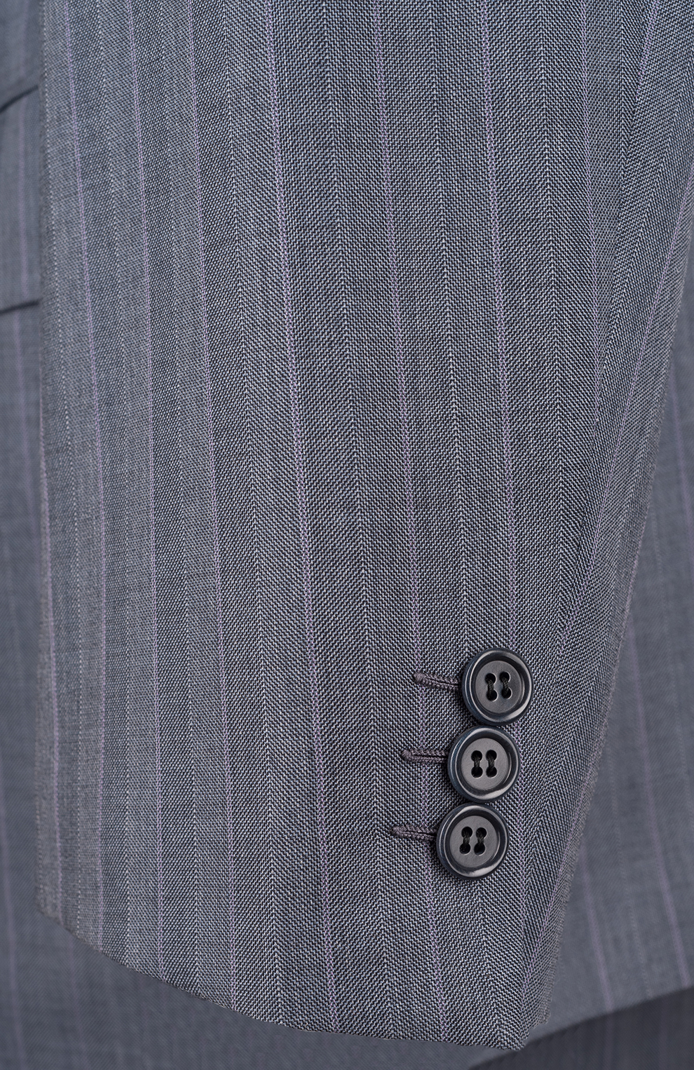 Шерстяной однобортный костюм в полоску