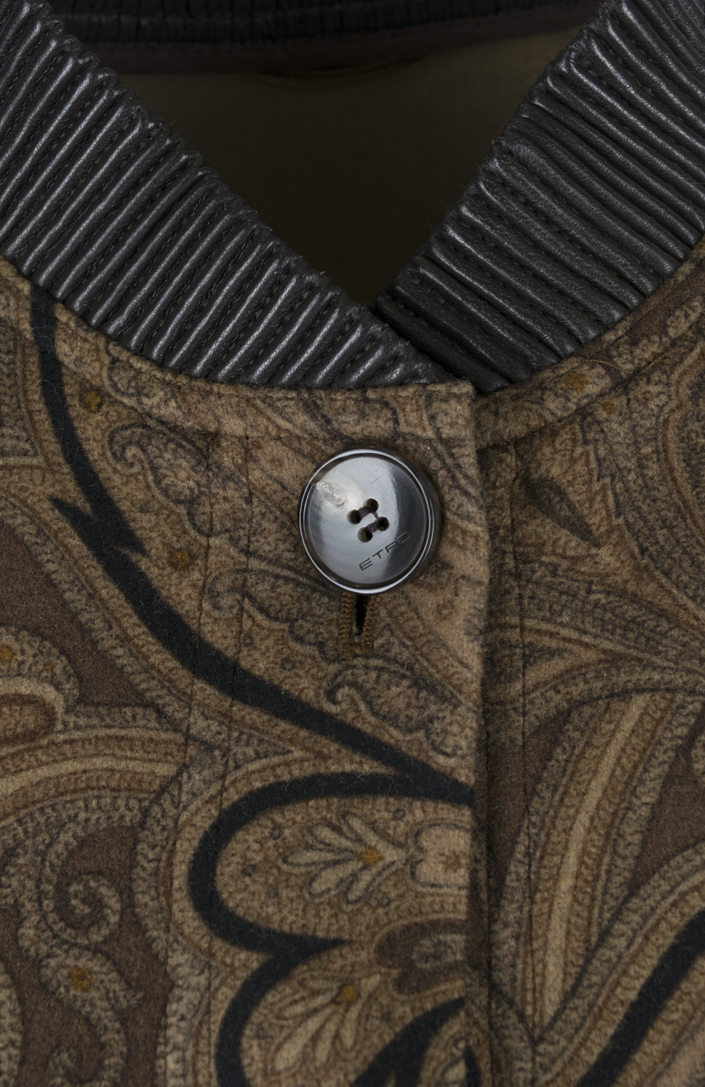 Пальто с узором пейсли