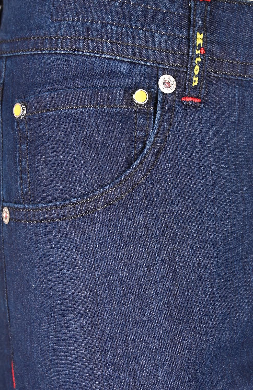 Джинсы из тонкого денима