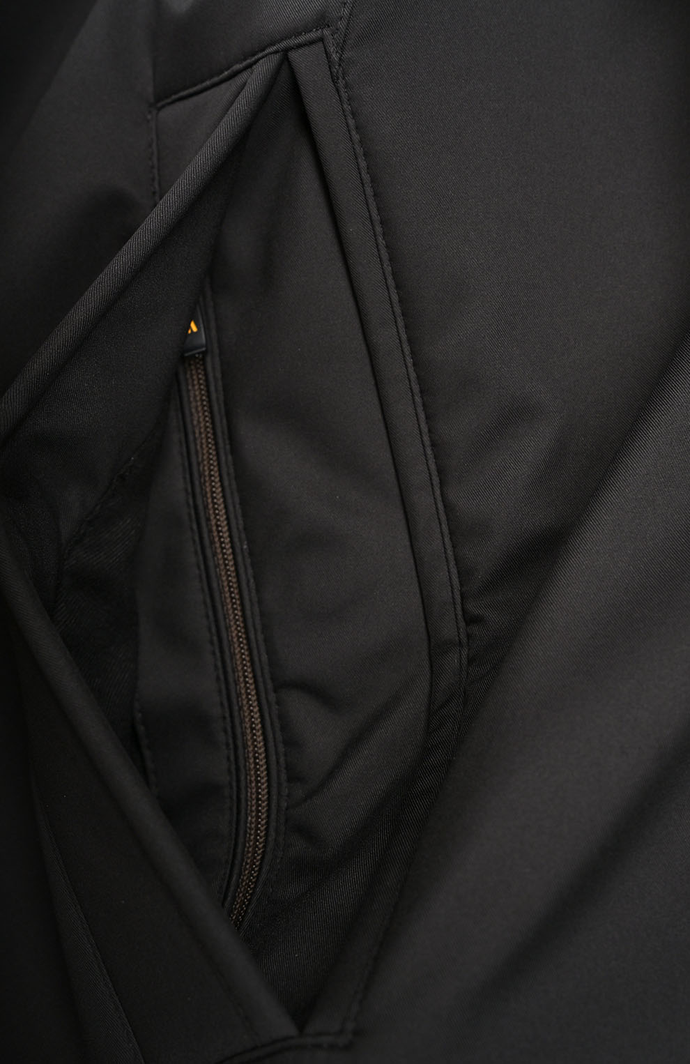 Пуховое пальто с меховым воротником