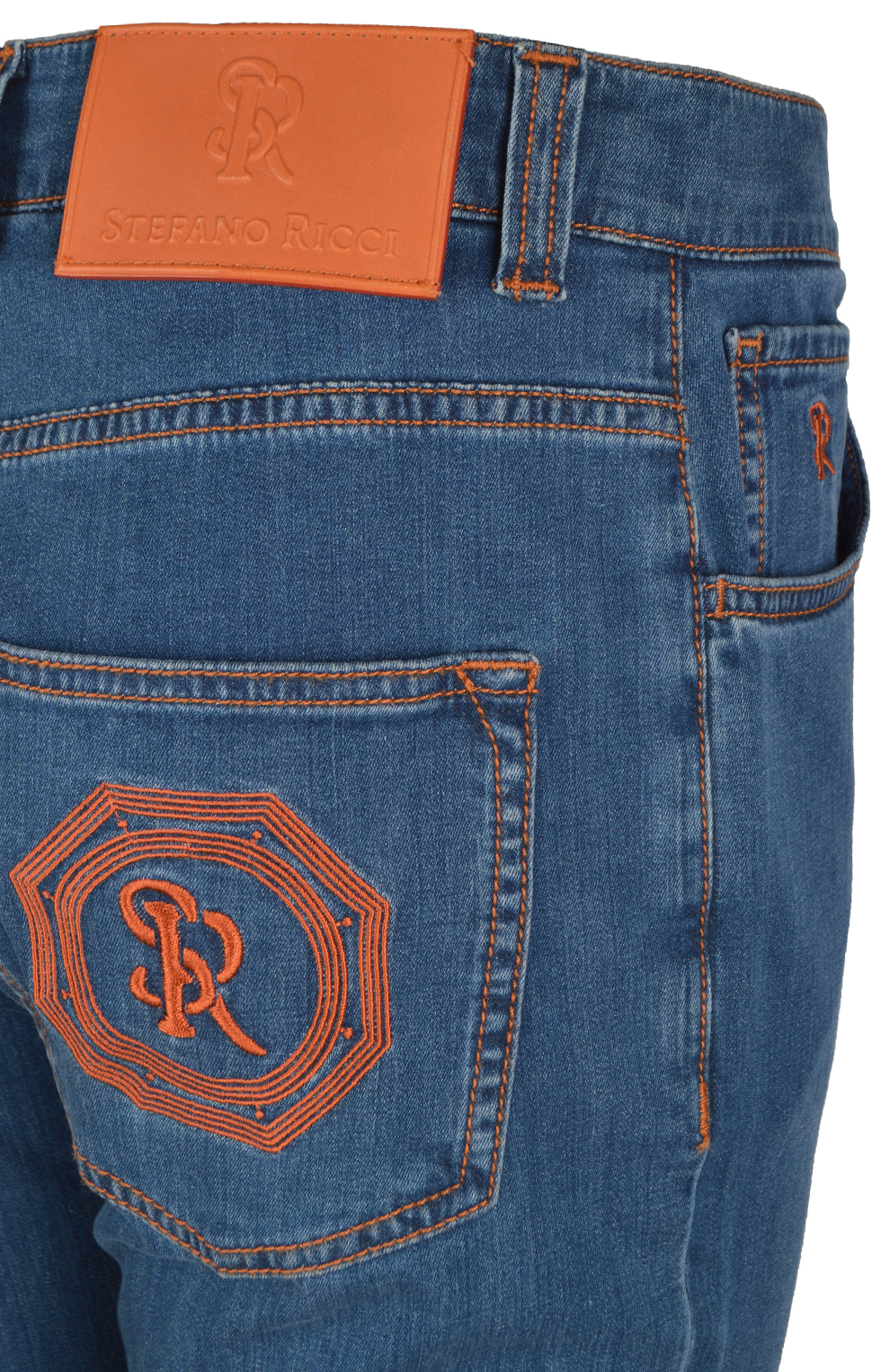 Джинсы с вышивкой на заднем кармане