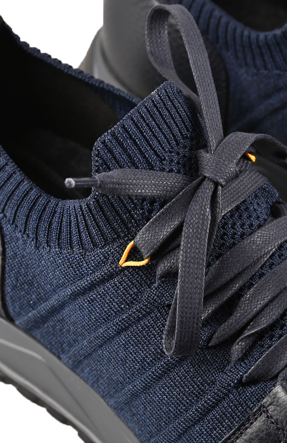 Комбинированные кроссовки с меховым утеплением