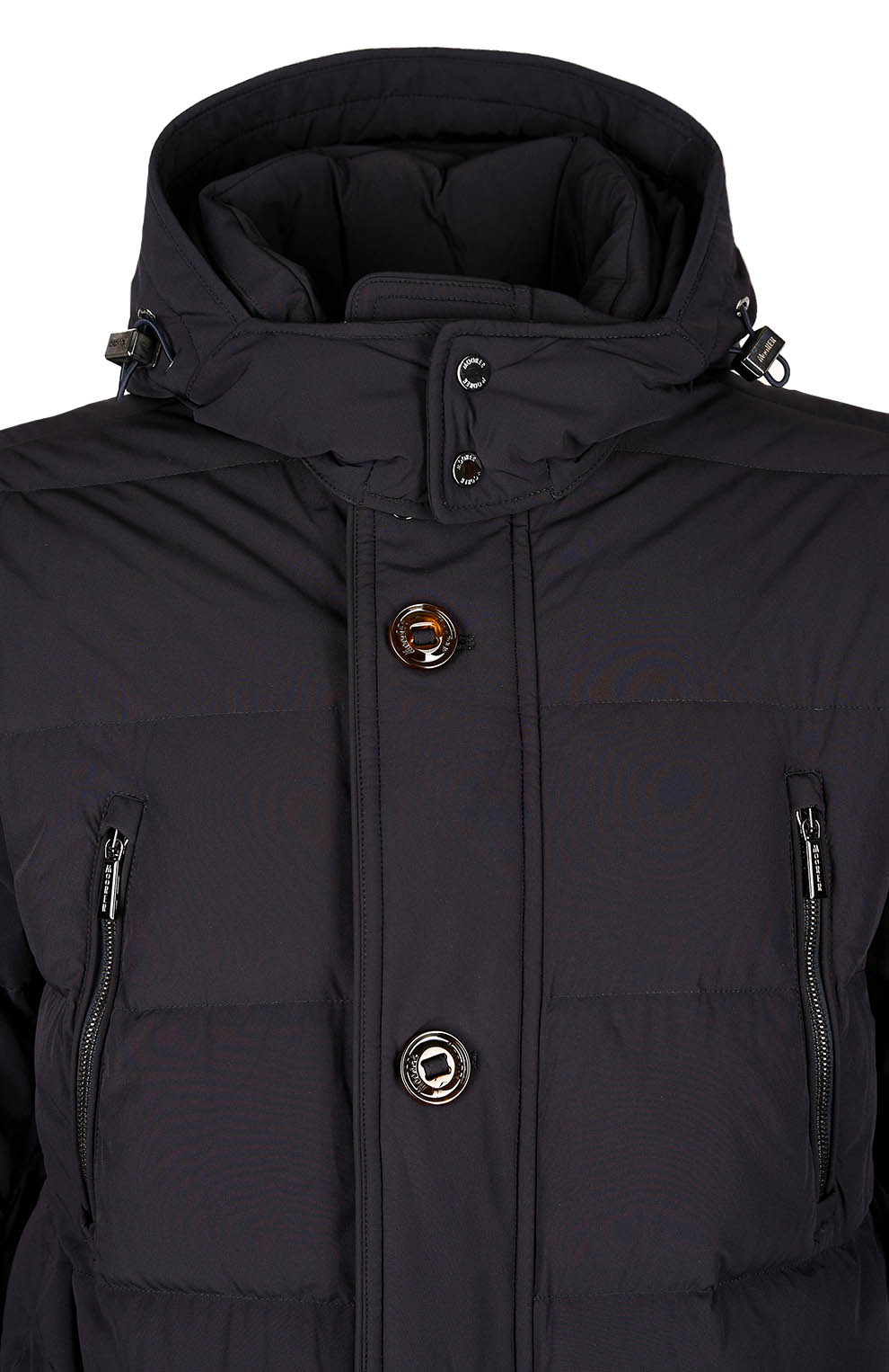 Пуховик из водоотталкивающей ткани