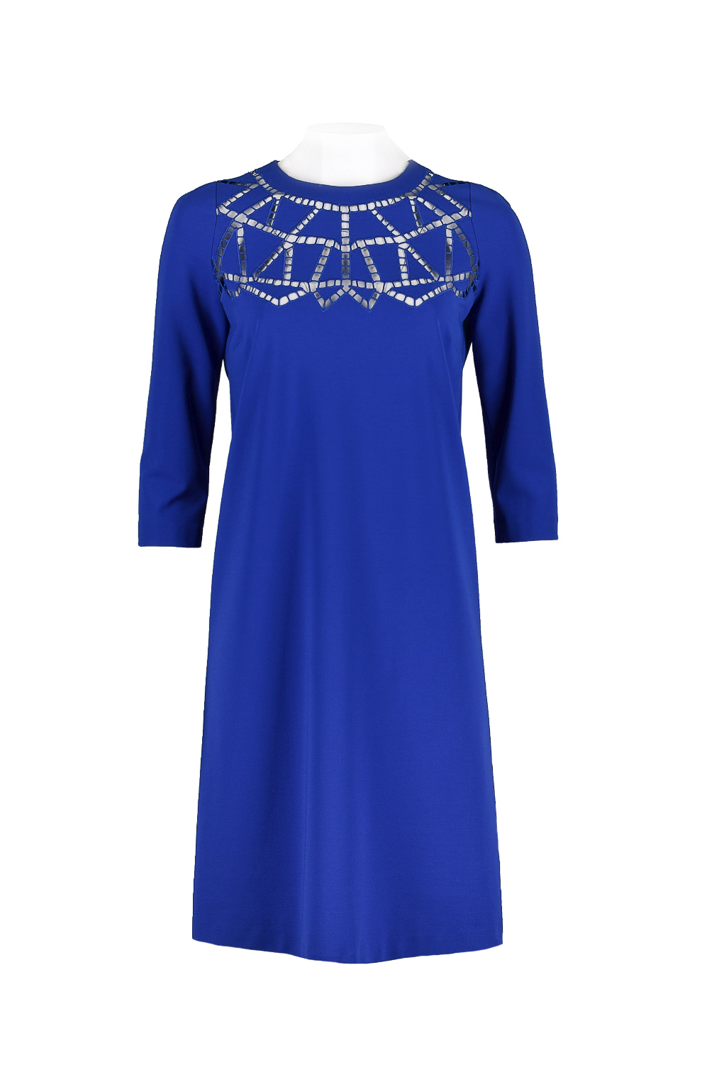 Платье с глубоким резным декольте