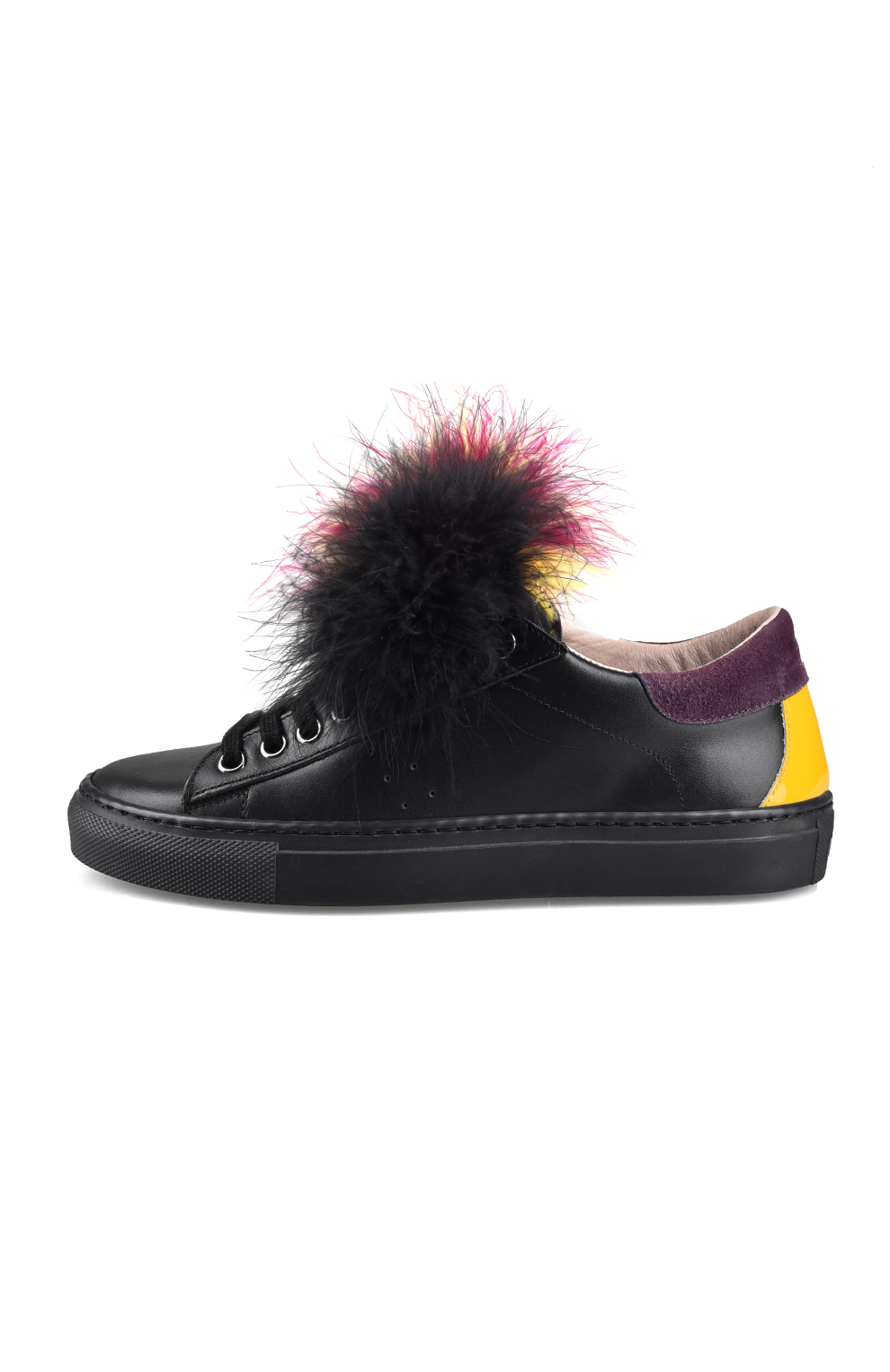 Кожаные кеды со съёмными помпонами из перьев