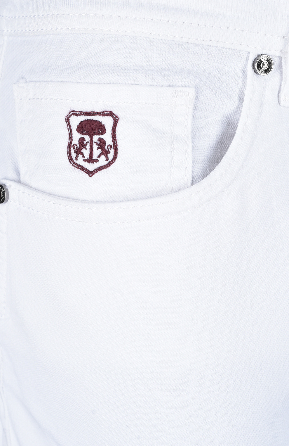 Джинсы с вышивкой на заднем кармане