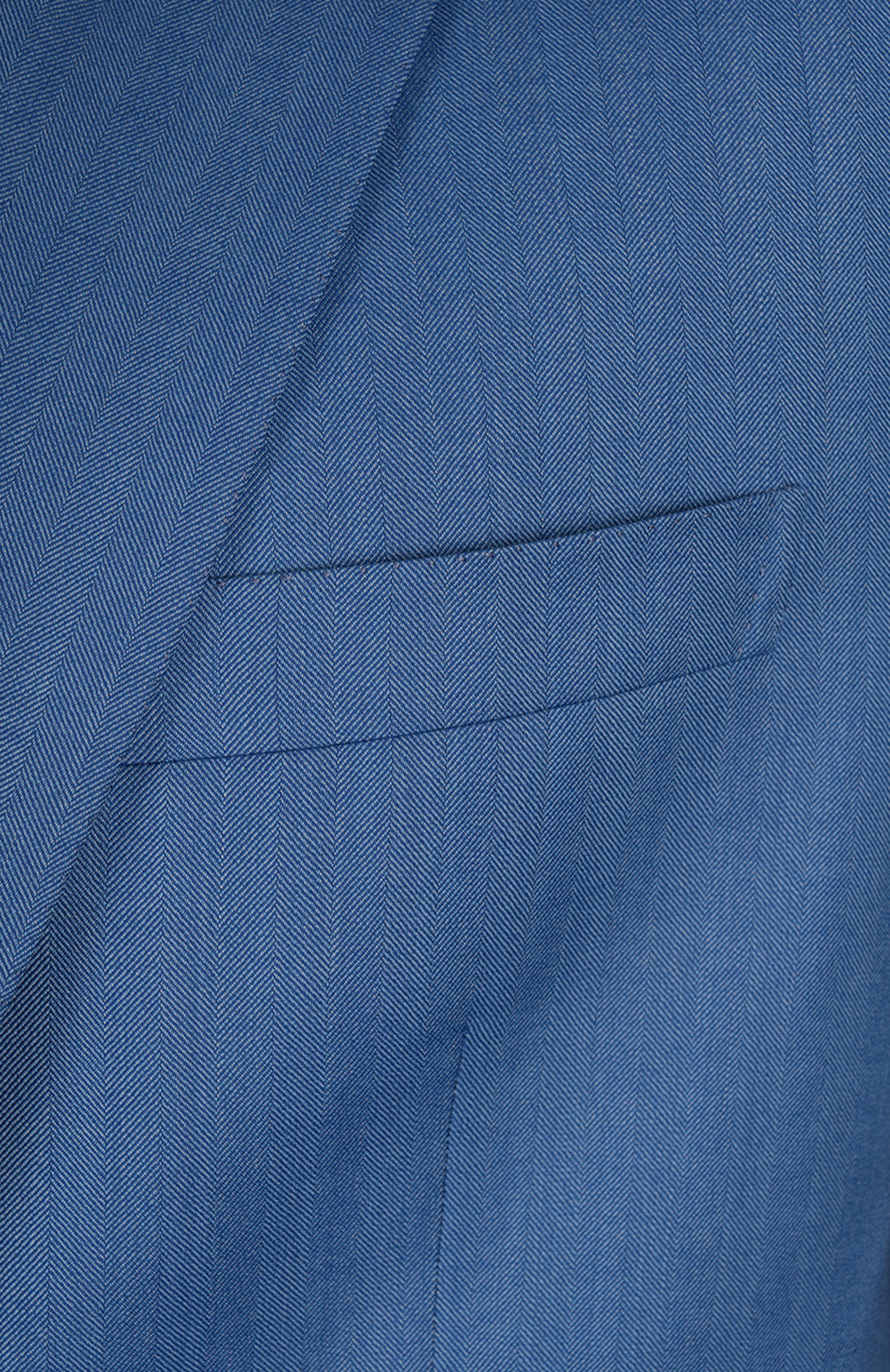 Шерстяной костюм с пиджаком на двух пуговицах