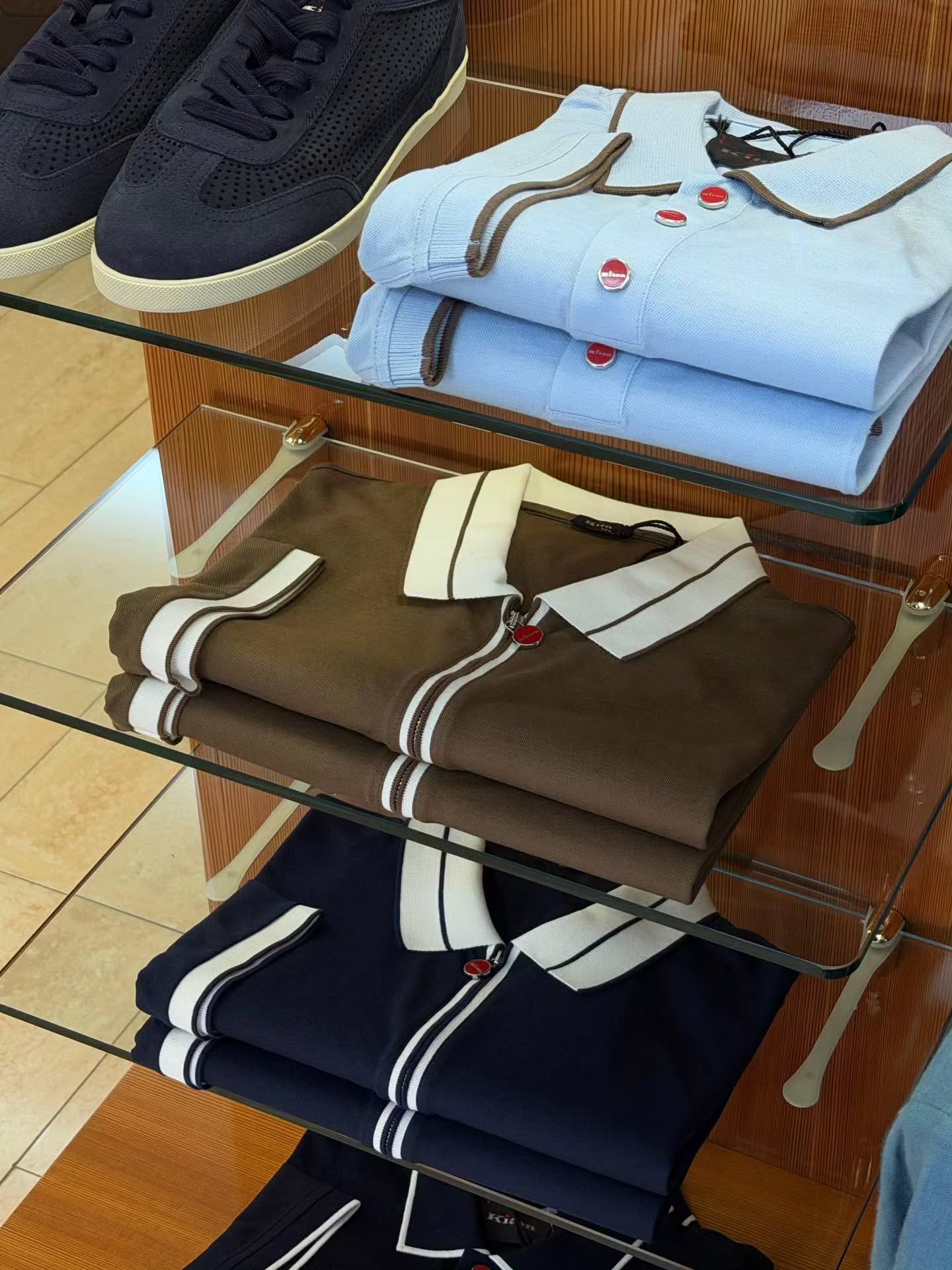 Коллекция Kiton весна‑лето 2026 на сайте forummultibrand.ru уже со скидкой 20% 