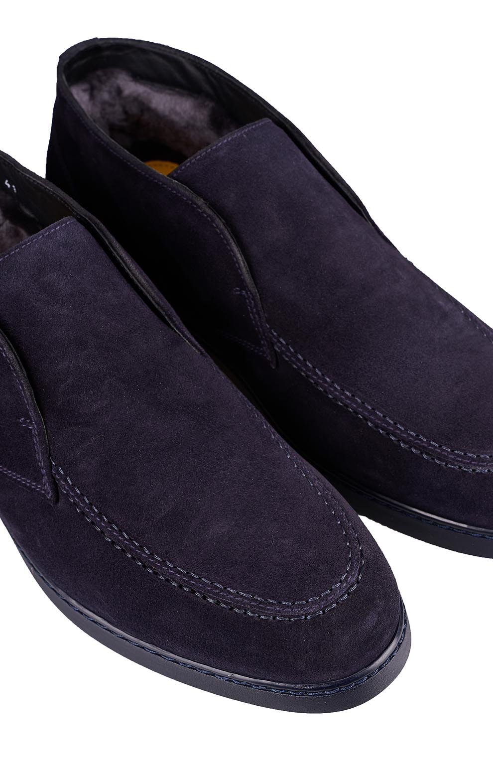 Замшевые ботинки с меховым утеплением