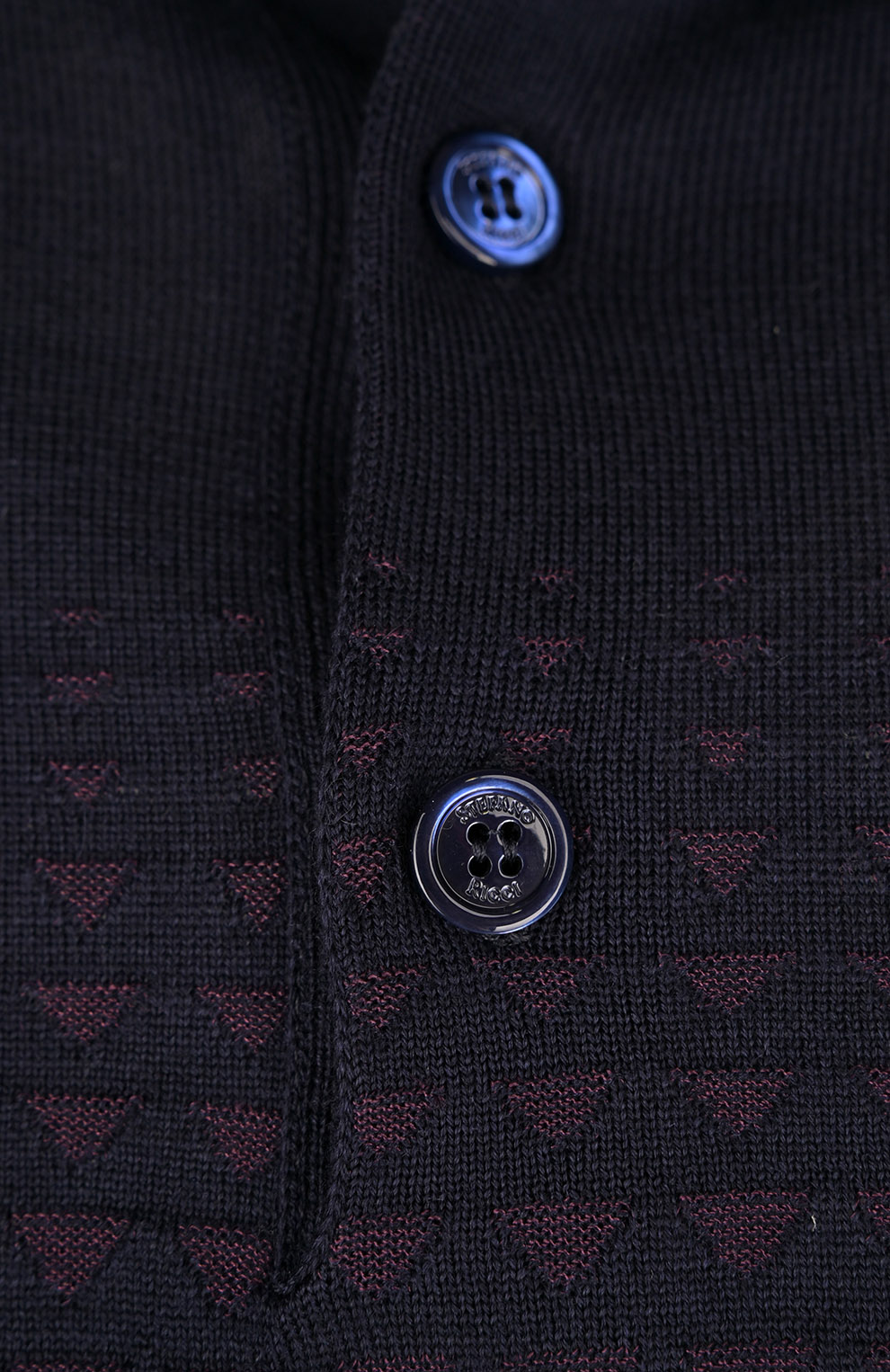 Трикотажное поло на трёх пуговицах из смеси шерсти, шёлка и кашемира