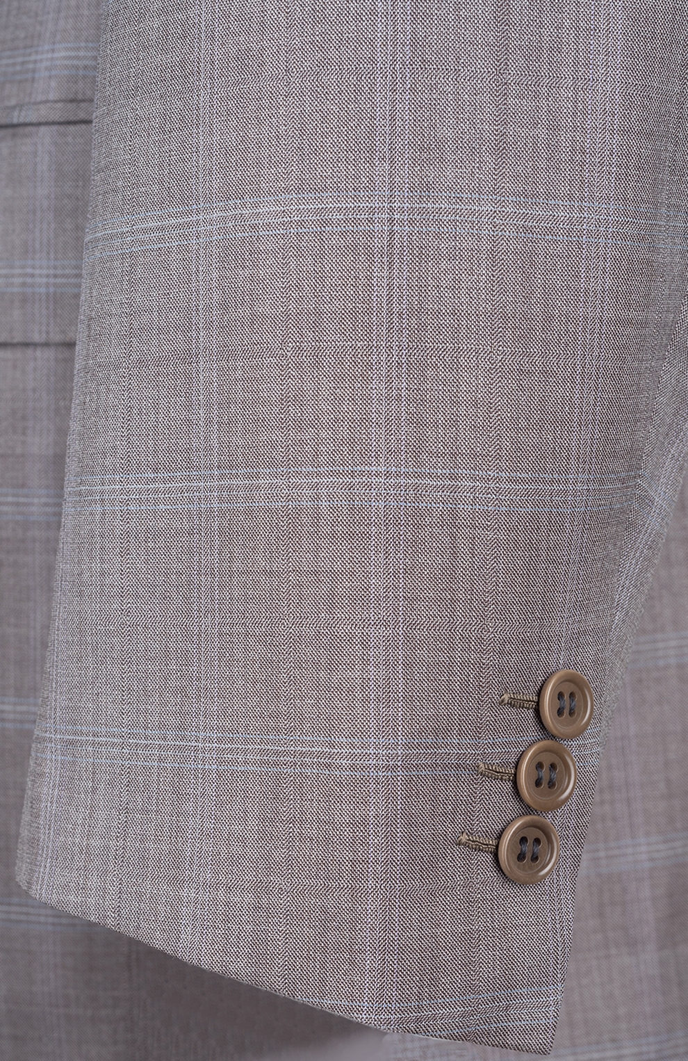 Однобортный костюм из смеси шерсти и шёлка