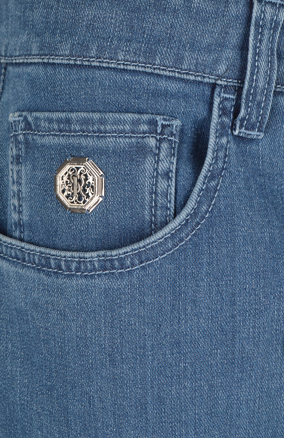 Джинсы с вышивкой на заднем кармане