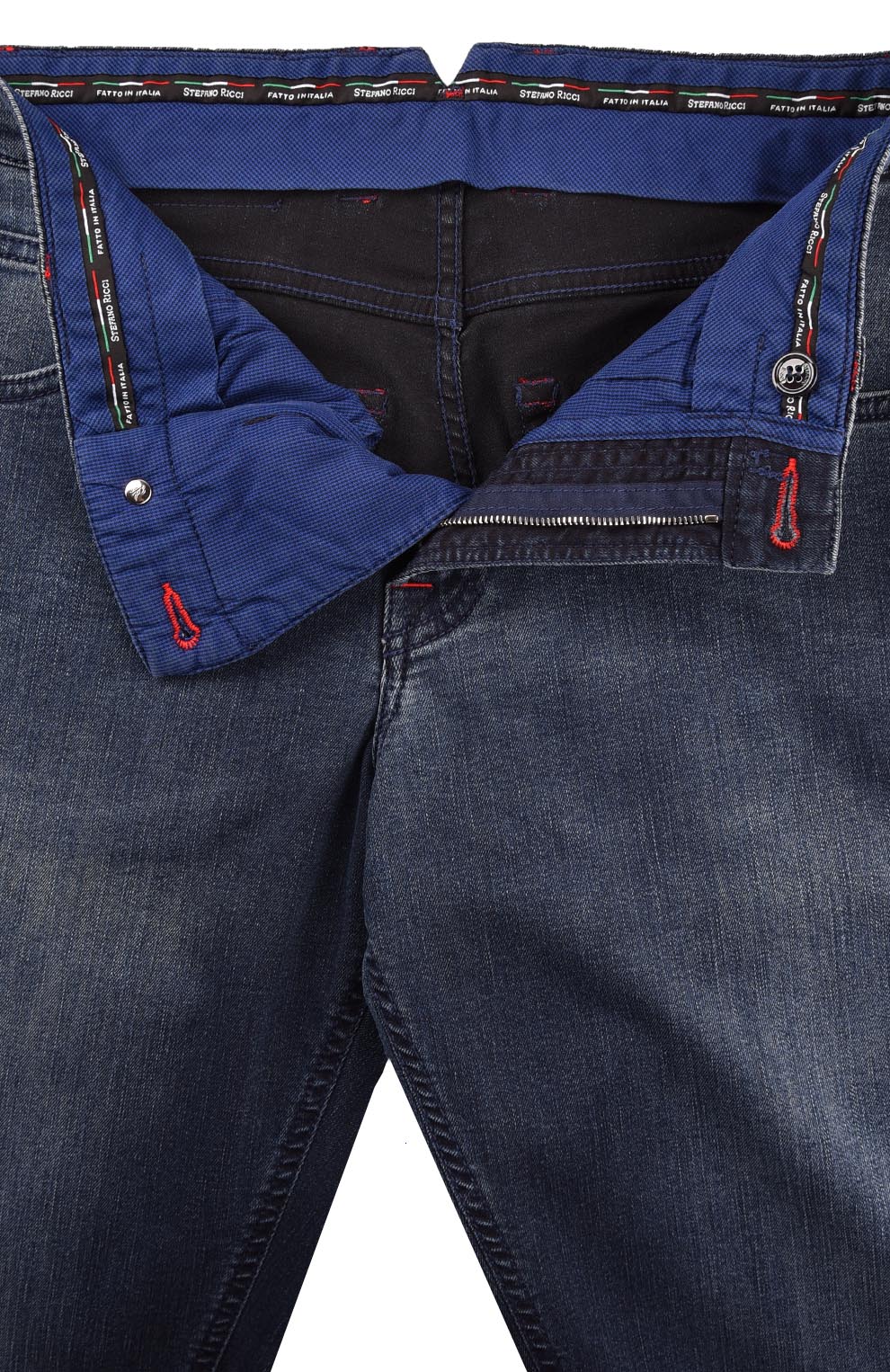 Джинсы с вышивкой на заднем кармане