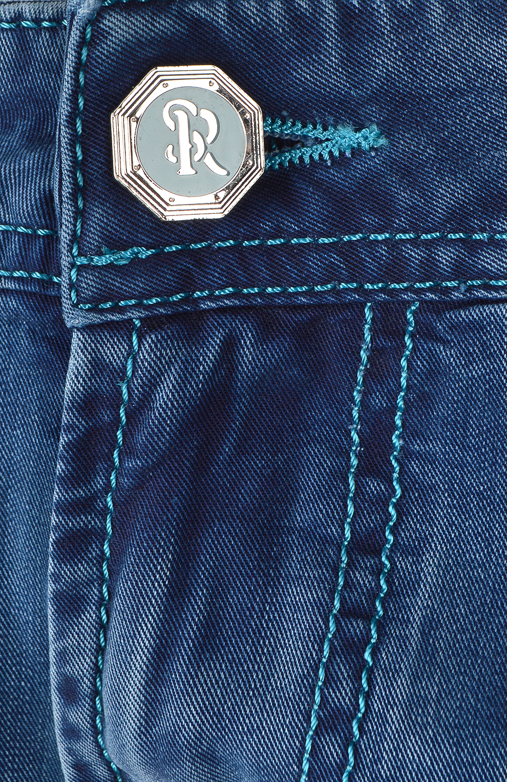 Джинсы с контрастной строчкой