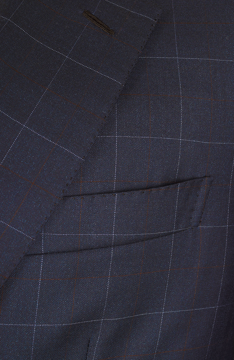 Костюм из смеси шерсти и шелка с пиджаком на двух пуговицах