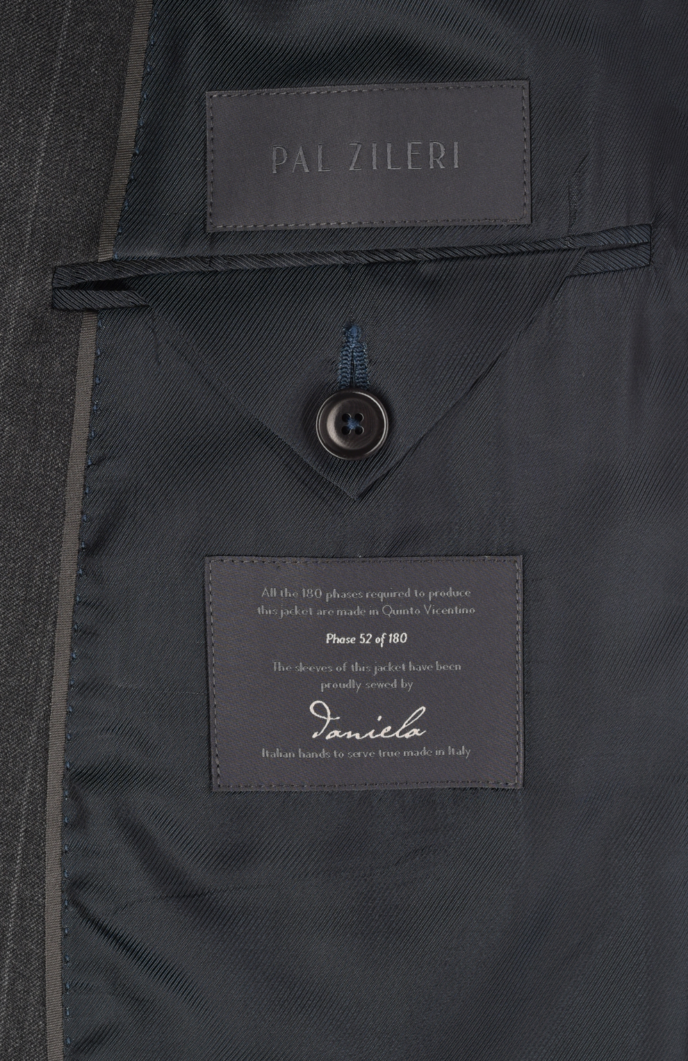 Шерстяной однобортный костюм в полоску