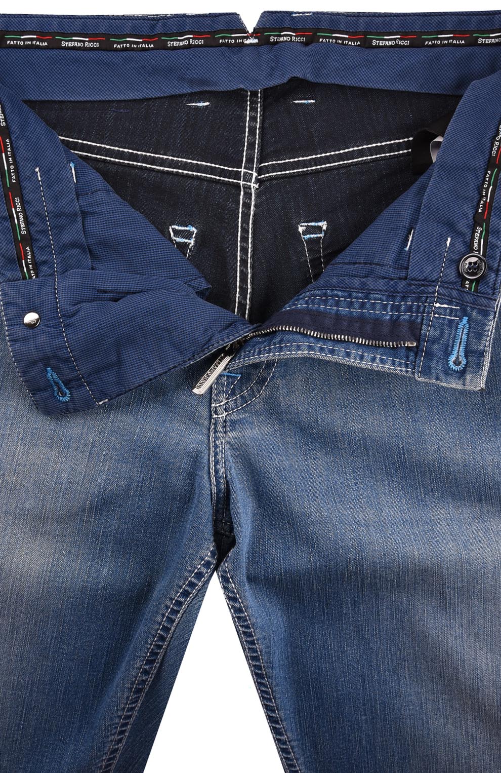 Джинсы с вышивкой на заднем кармане