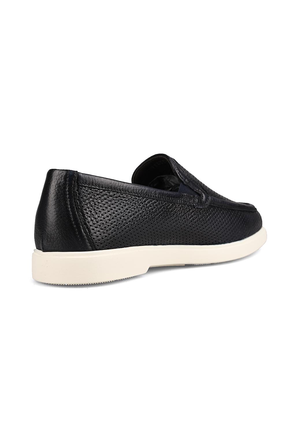 Кожаные лоферы с перфорацией