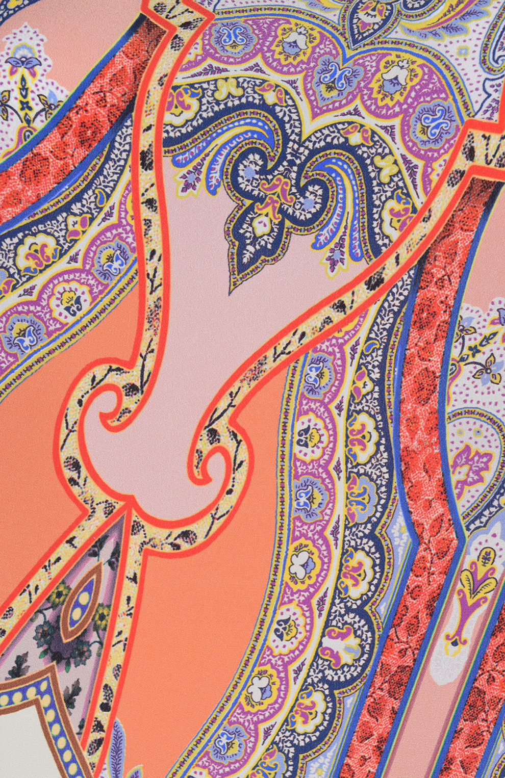 Платье из шёлка прямого кроя